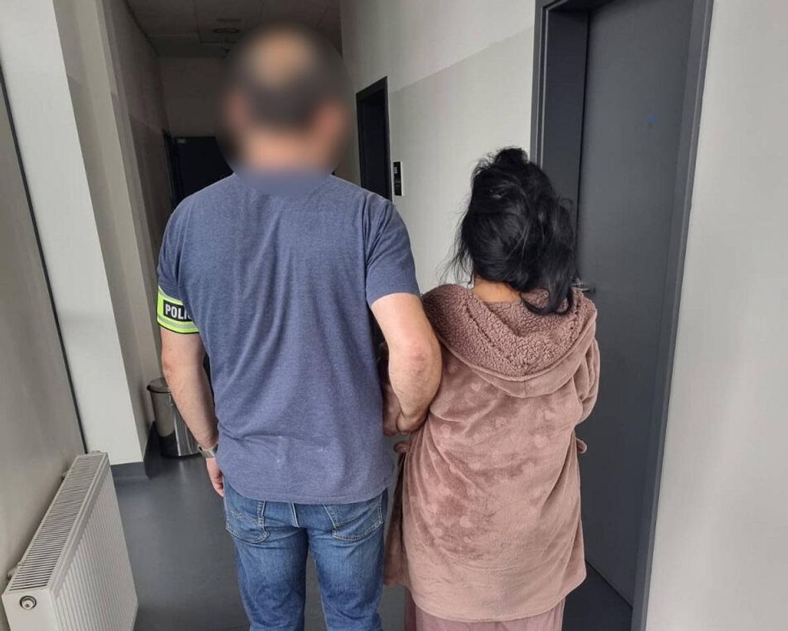 77-latek dał się zbałamucić 69-latce. Zabrał ją do mieszkania, a potem patrzył, jak ucieka z jego pieniędzmi