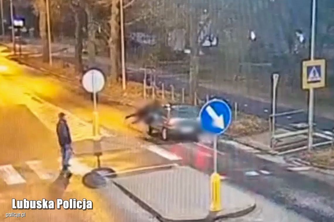 77-letni kierowca wjechał prosto w młodą kobietę na przejściu dla pieszych. WIDEO