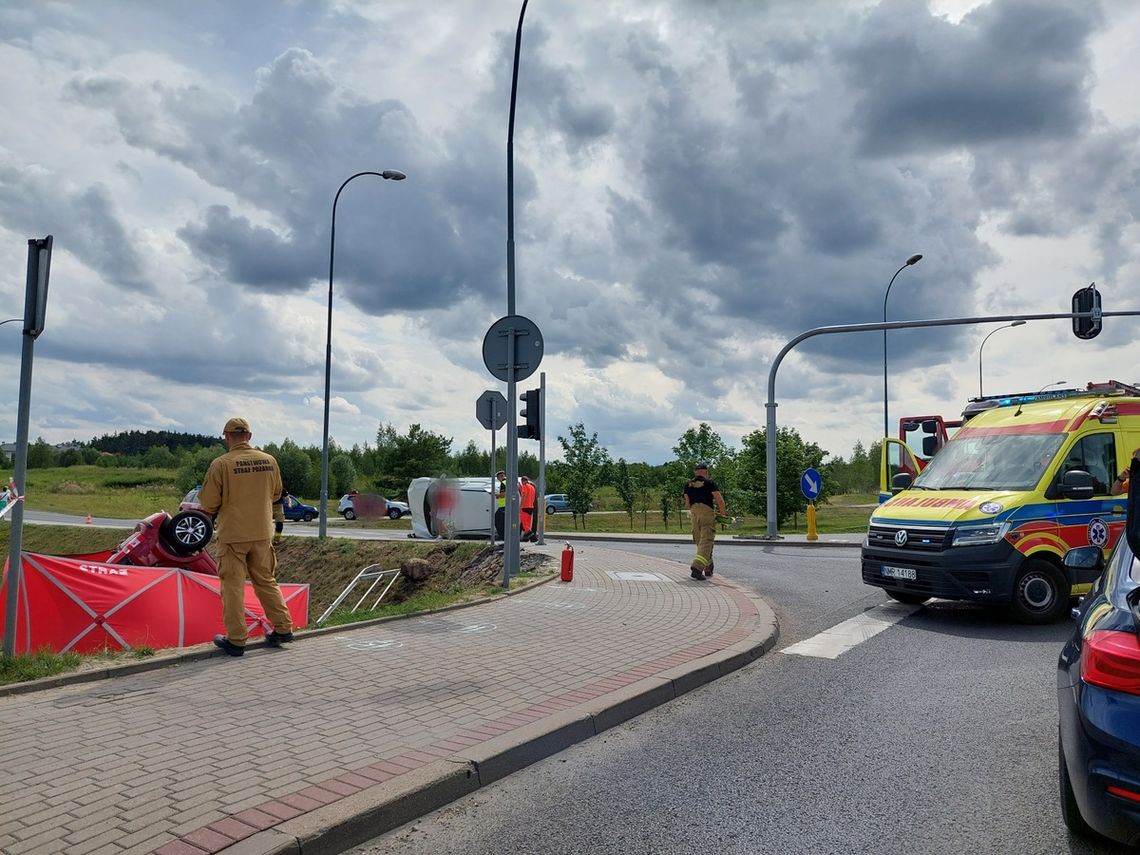 80-letni kierowca wymusił pierwszeństwo na skrzyżowaniu. W wypadku zginęła podróżująca z nim kobieta