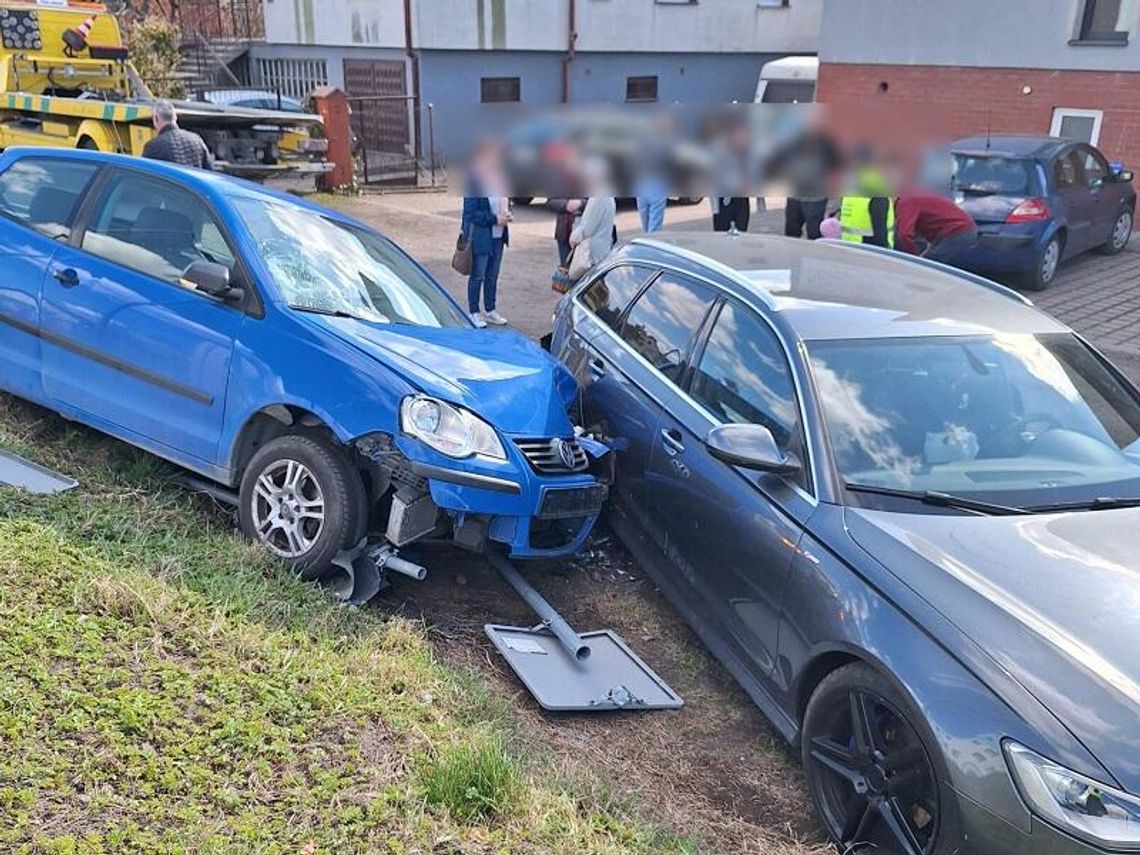 81-latek zasłabł za kierownicą. Wjechał Volkswagenem na chodnik i potrącił dwie kobiety 81-latek zasłabł za kierownicą. Wjechał Volkswagenem na chodnik i potrącił dwie kobiety
