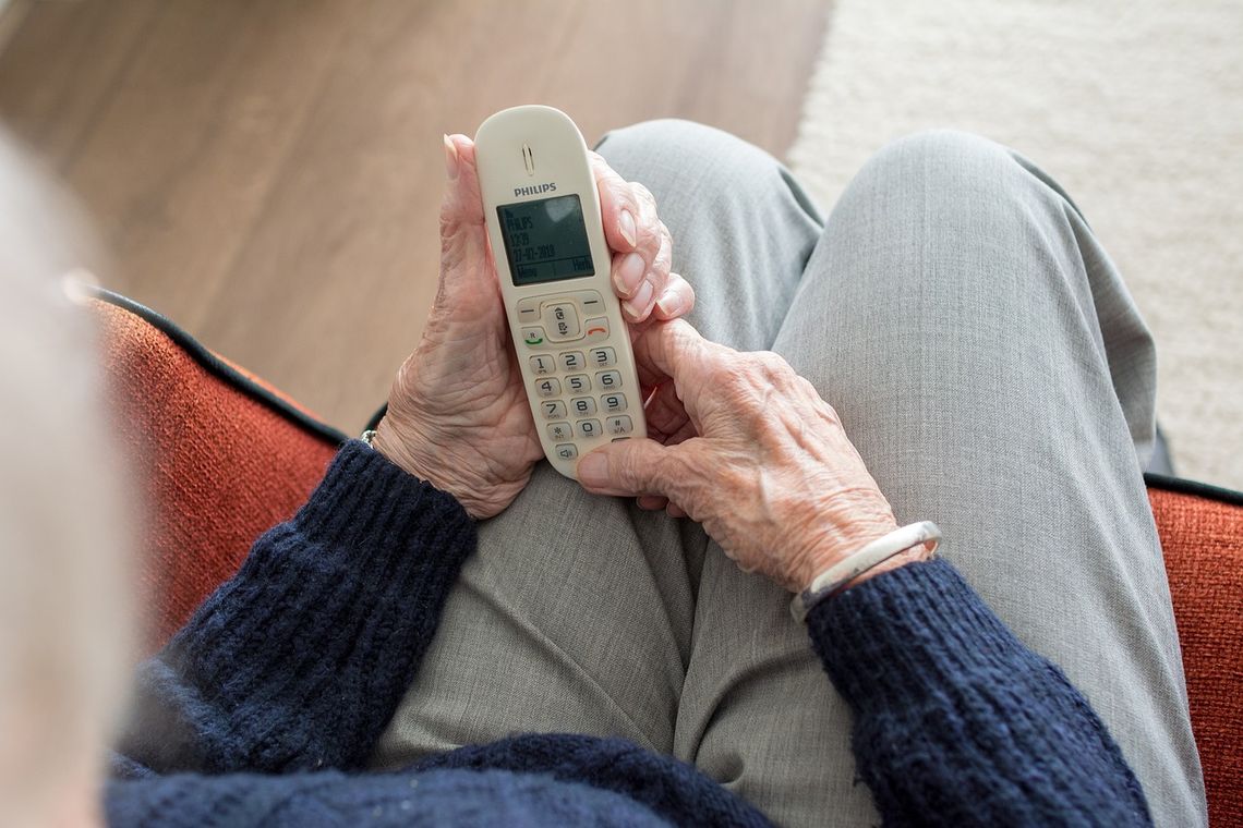 91-latek przez telefon podał oszustowi wszystkie dane do swojego konta bankowego