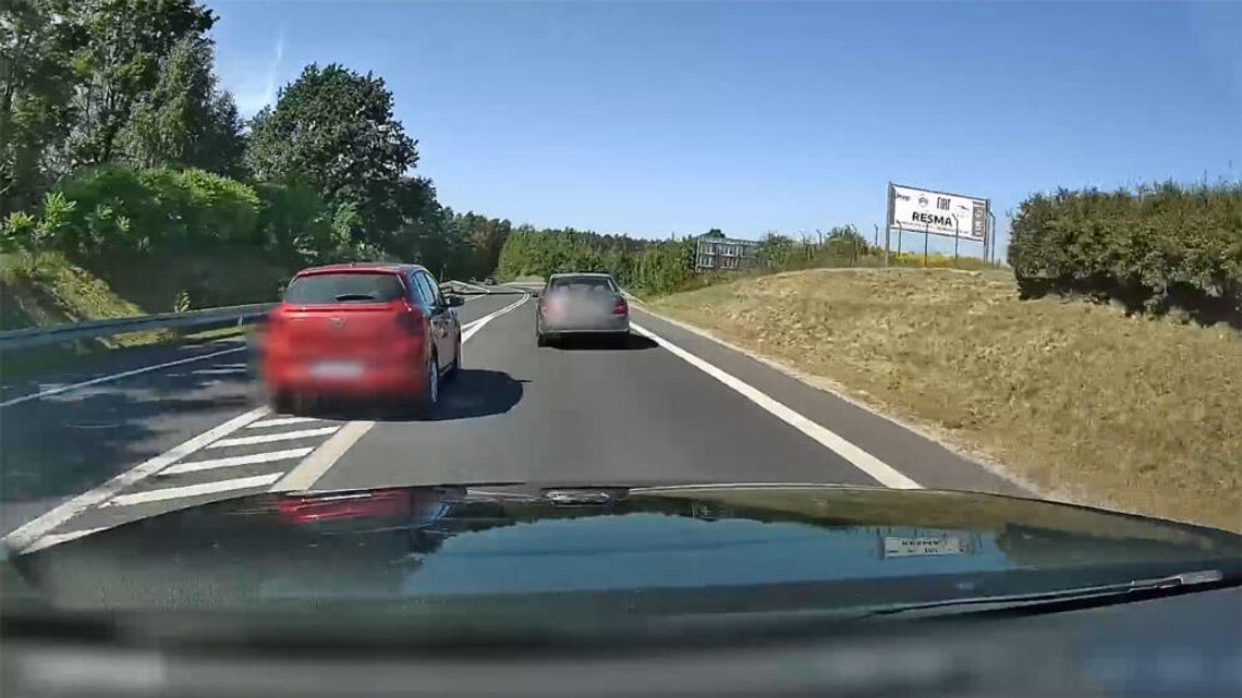 Agresywna jazda kierowcy dacii. Mężczyzna namierzony i ukarany