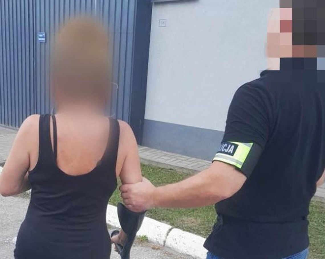 Agresywna matka zaatakowała nastoletniego syna krzesłem. Miała znęcać się też nad byłym mężem Agresywna matka zaatakowała nastoletniego syna krzesłem. Miała znęcać się też nad byłym mężem