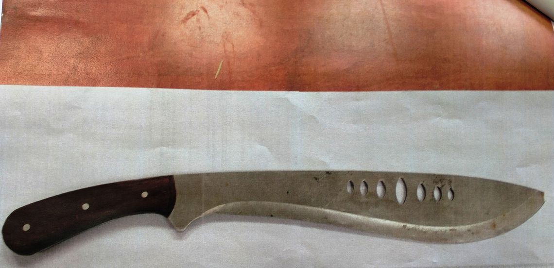 Agresywny 38-latek biegał po ulicy z blisko półmetrową maczetą i zaczepiał ludzi