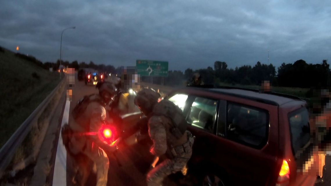 Akcja kontrterrorystów na ekspresówce. Zatrzymany kibol ścigany za pobicie ze skutkiem śmiertelnym