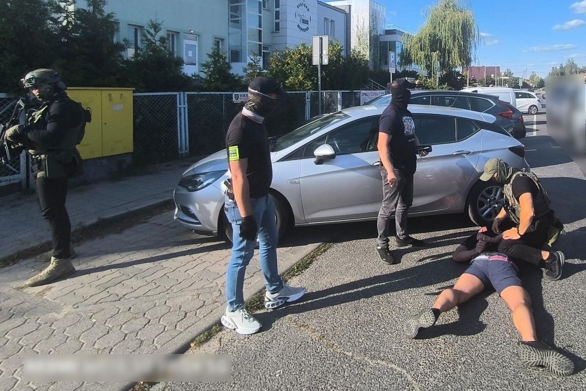 Akcja policyjnych kontrterrorystów. Zatrzymany producent syntetycznych narkotyków