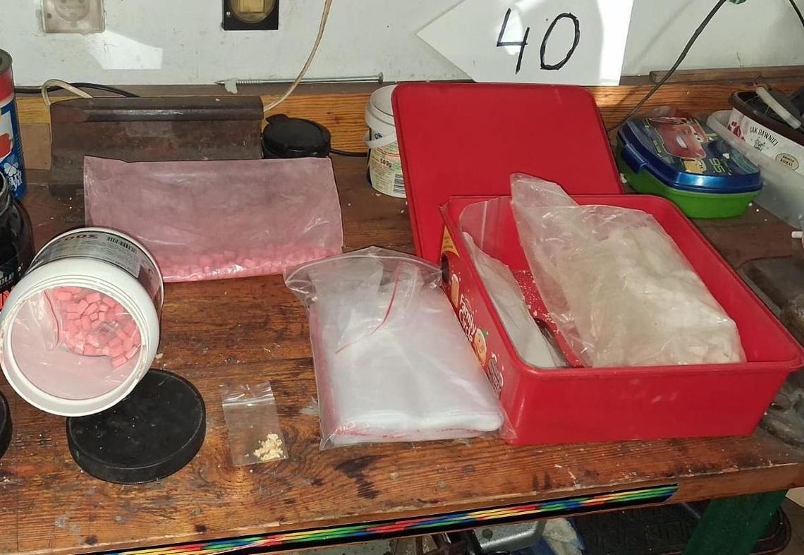 Akcja służb na autostradzie A2. Przemytnicy wieźli narkotyki z Holandii do Polski Akcja służb na autostradzie A2. Przemytnicy wieźli narkotyki z Holandii do Polski