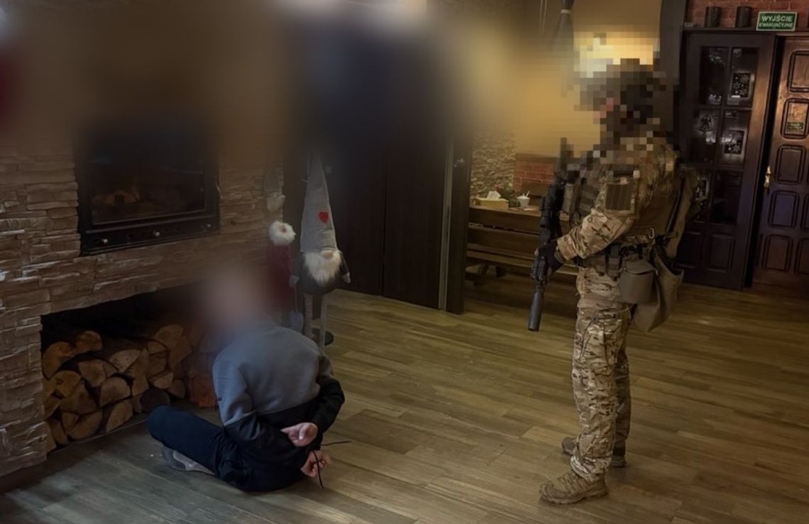 Antyterroryści zatrzymali 37-latka skazanego na 16 lat więzienia. Ukrywał się w domu przy granicy