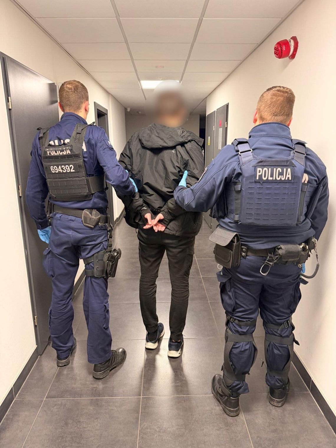 Atak nożownika w Gdańsku. Policjanci zatrzymali 26-letniego mężczyznę, ofiara trafiła do szpitala Atak nożownika w Gdańsku. Policjanci zatrzymali 26-letniego mężczyznę, ofiara trafiła do szpitala