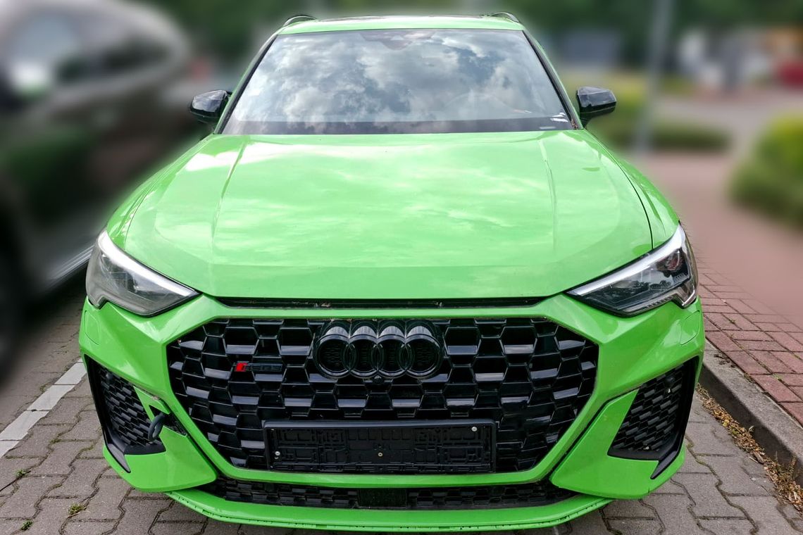 Audi RS Q3 skradzione trzy lata lata temu pojawiło się w Warszawie. Zostało odzyskane po akcji Straży Granicznej i Policji