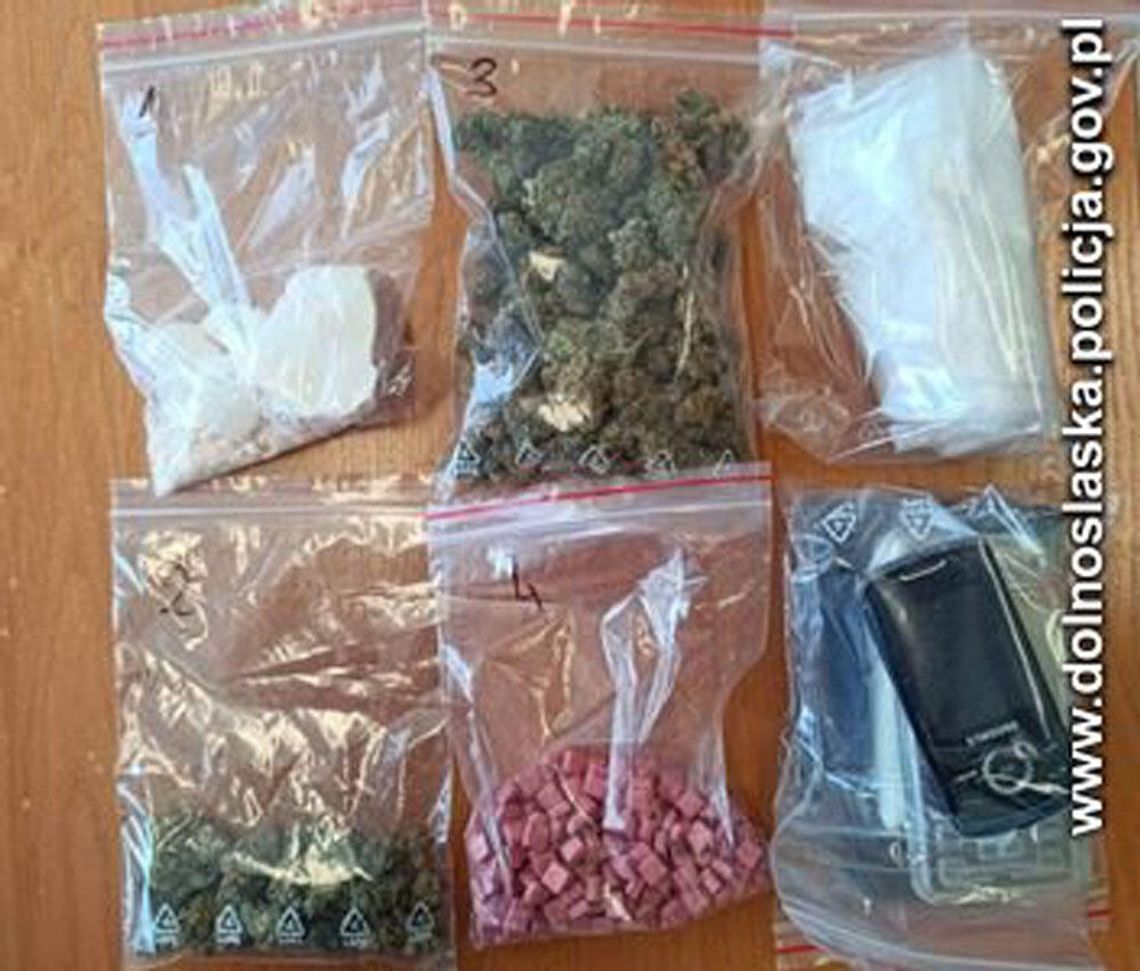 Awantura w domu dilera zakończona przyjazdem policji. Na ich widok 36-latek zaczął panikować