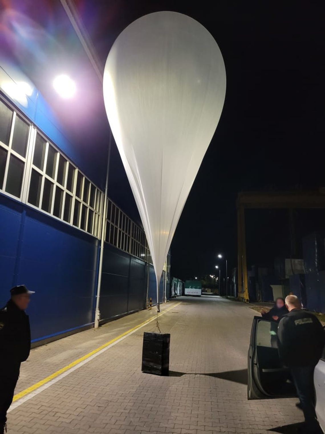 Białorusin przemycał papierosy balonem. W jego telefonie znaleźli obrzydliwe rzeczy