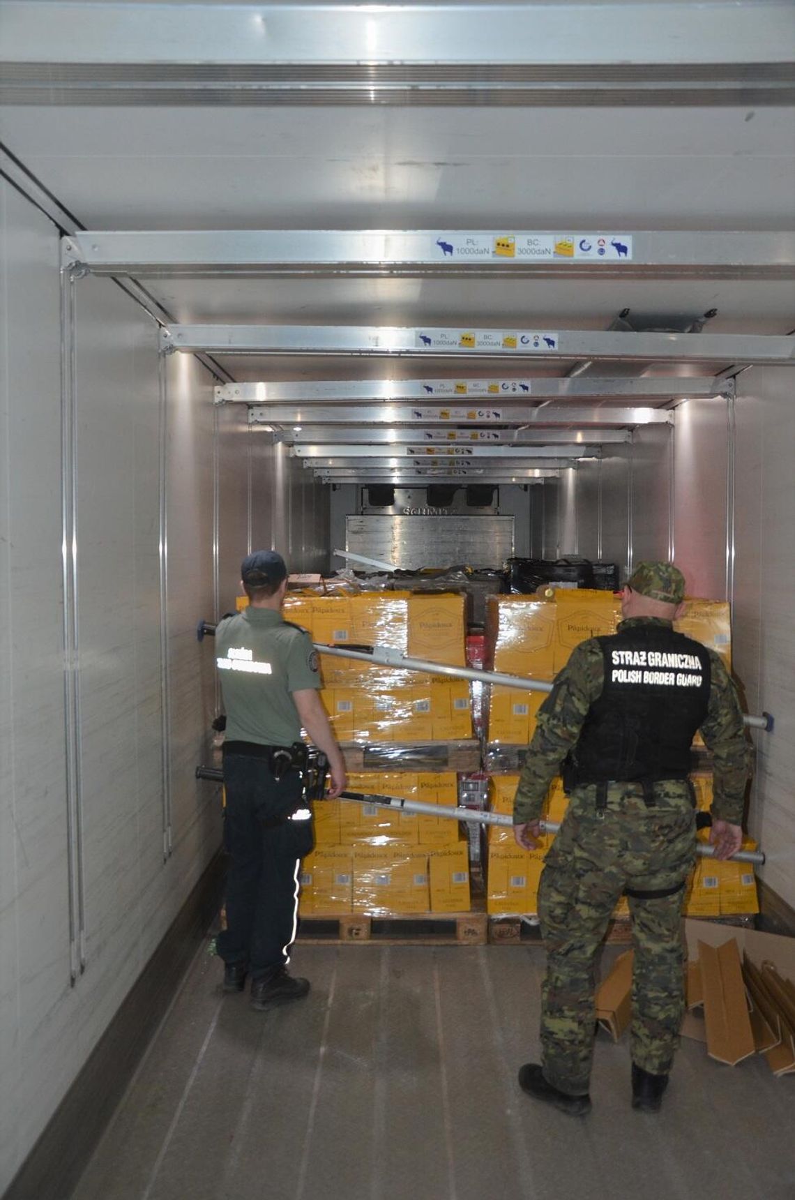 Białoruski kierowca przemycał alkohol wart blisko milion złotych. Jechał z Niemiec do Polski Białoruski kierowca przemycał alkohol wart blisko milion złotych. Jechał z Niemiec do Polski