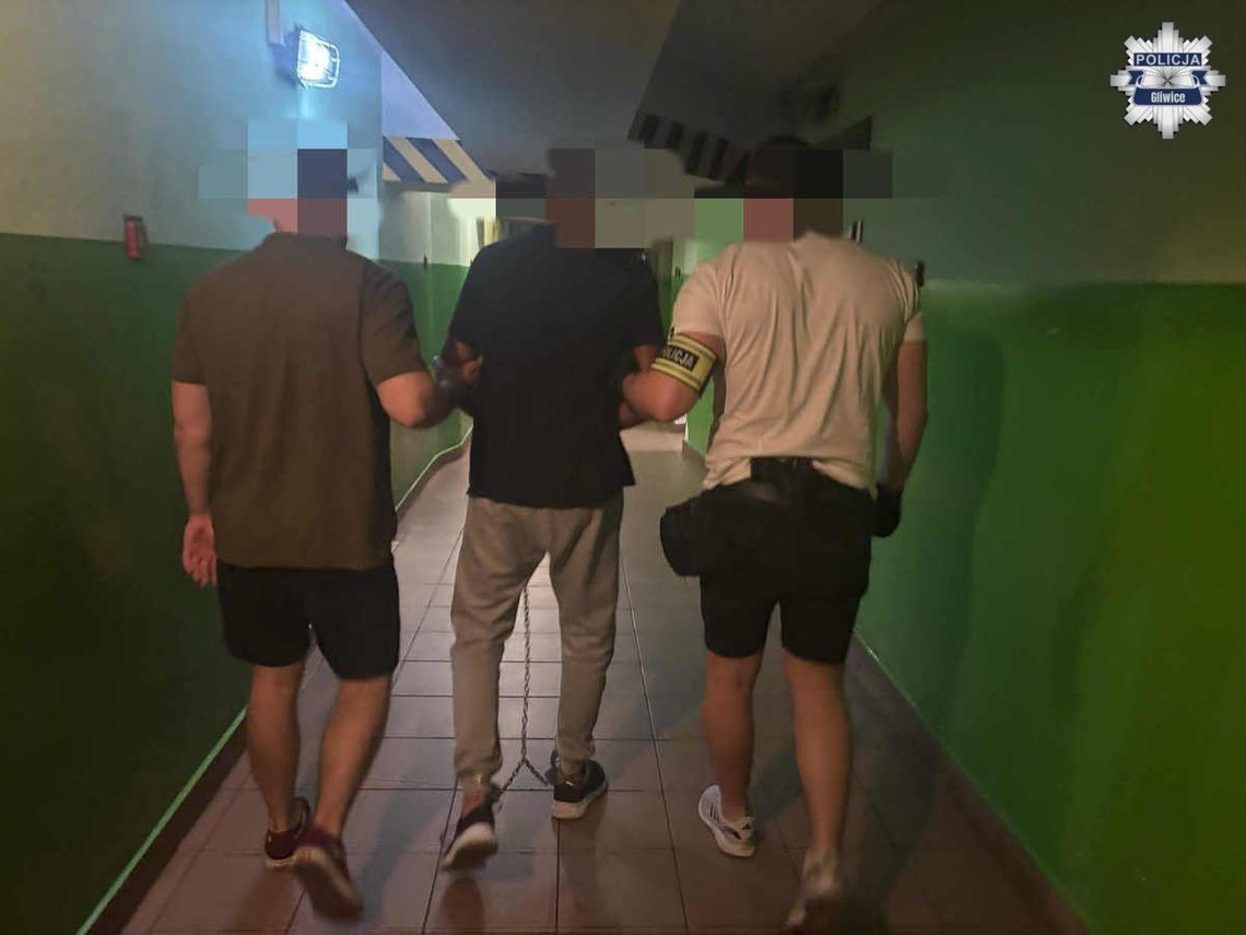 Bił 71-letnia matkę po twarzy i całym ciele. Zmaltretowana kobieta trafiała do szpitala. Policja zatrzymała 40-latka