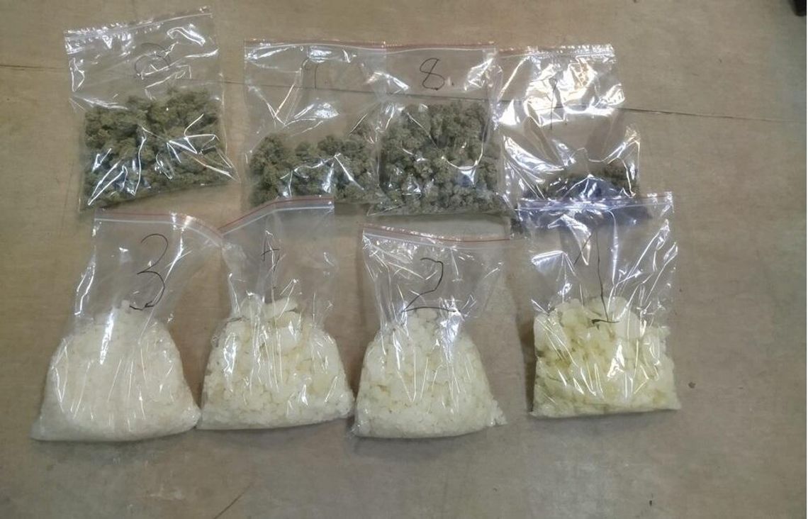 Blisko 5 kilogramów narkotyków w garażu. 25-latek aresztowany na trzy miesiące Blisko 5 kilogramów narkotyków w garażu. 25-latek aresztowany na trzy miesiące