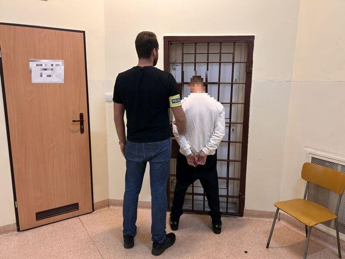 Blisko pół miliona straty przez internetową reklamę. Policjanci namierzyli 21-letniego oszusta Blisko pół miliona straty przez internetową reklamę. Policjanci namierzyli 21-letniego oszusta
