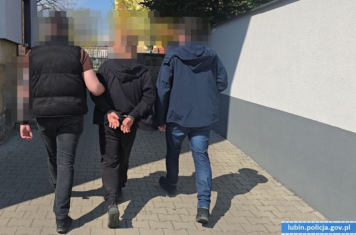 Blokada zapłonu ich nie powstrzymała. Ukradli Toyotę na lince holowniczej