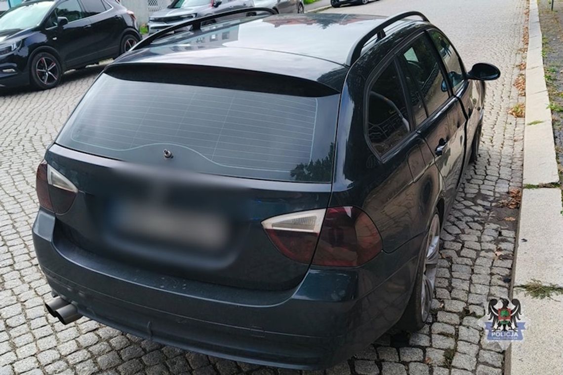 BMW miało licznik cofnięty o blisko 150 tysięcy kilometrów. 26-latek tłumaczył, że to po naprawie