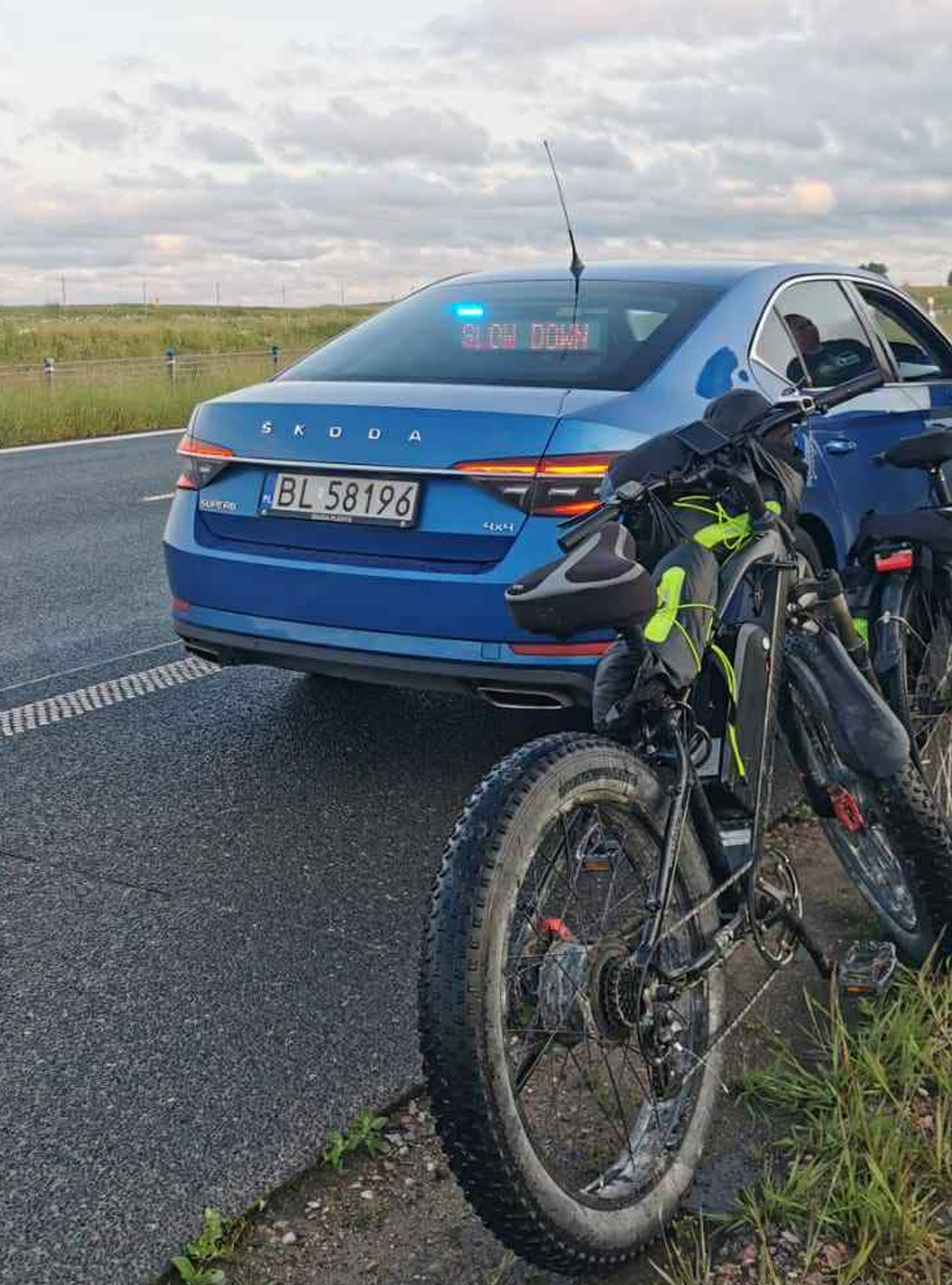 Bracia jechali rowerami drogą ekspresową. Tłumaczyli się, że tak kazała im nawigacja i chcą dotrzeć do Finlandii