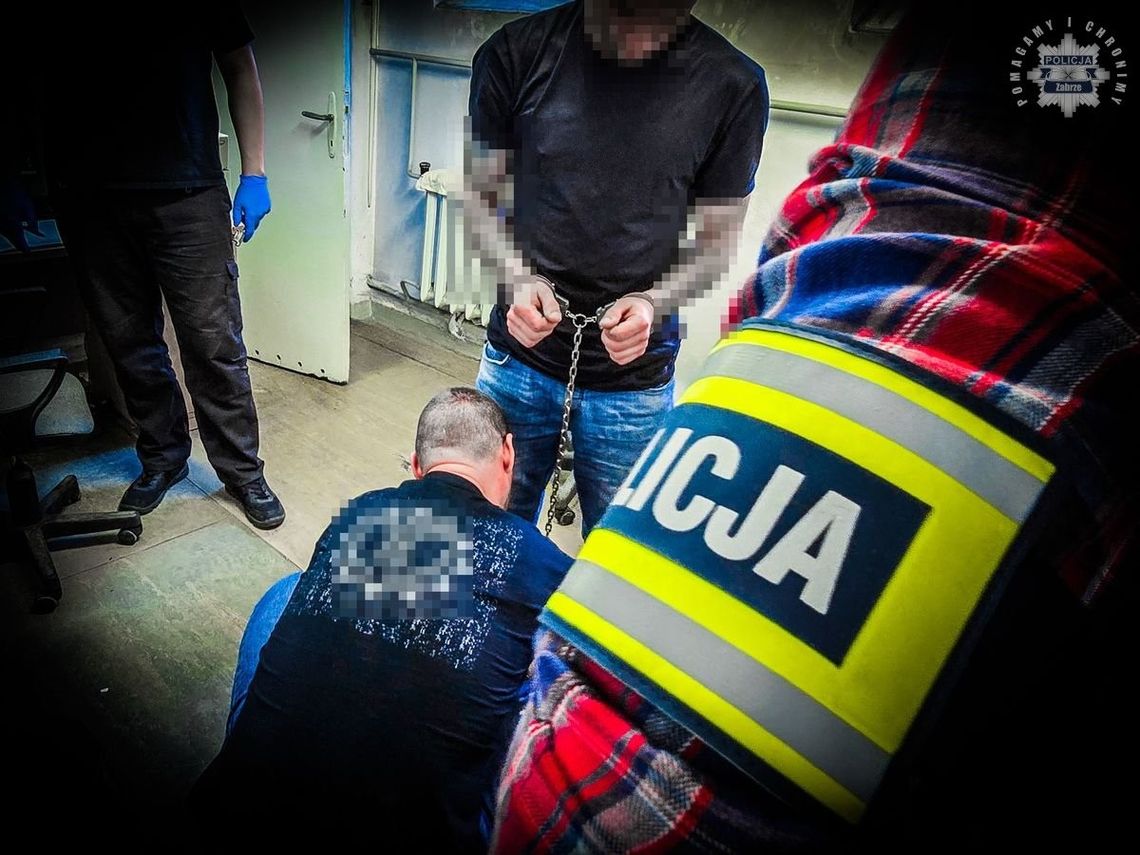 Bracia pokłócili się o pieniądze. Znajomy chciał ich rozdzielić, dostał cios nożem