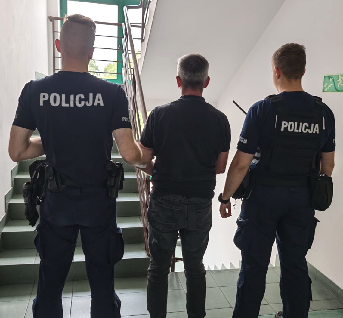 Brutalna napaść na młodego Ukraińca. Napastnicy byli uzbrojeni w maczetę i kij bejsbolowy Brutalna napaść na młodego Ukraińca. Napastnicy byli uzbrojeni w maczetę i kij bejsbolowy