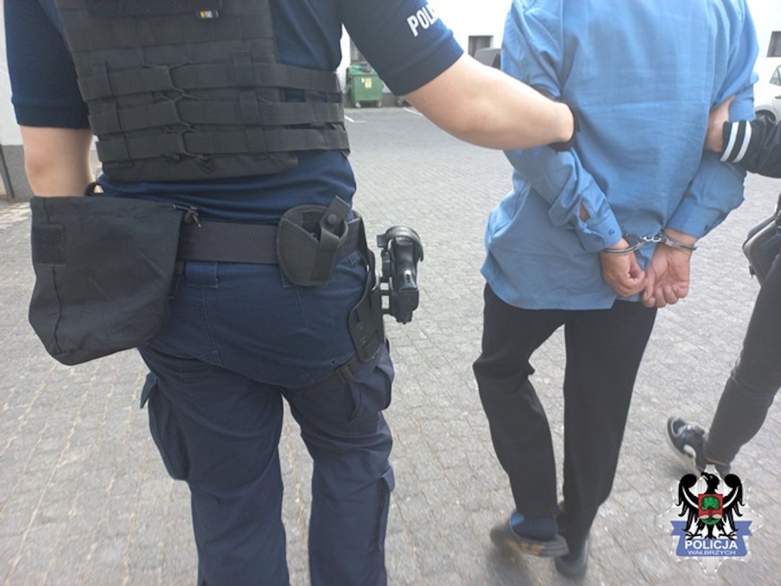 Brutalna walka o klientów. 63-latek kradł oznakowania taksówek i groził śmiercią kierowcy