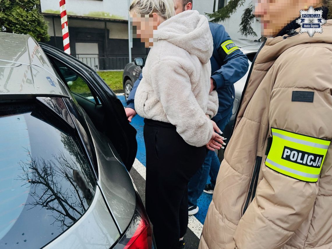 Brutalne pobicie na ulicy. 17-latka złamała nos 20-letniemu chłopakowi i skopała jego dziewczynę Brutalne pobicie na ulicy. 17-latka złamała nos 20-letniemu chłopakowi i skopała jego dziewczynę