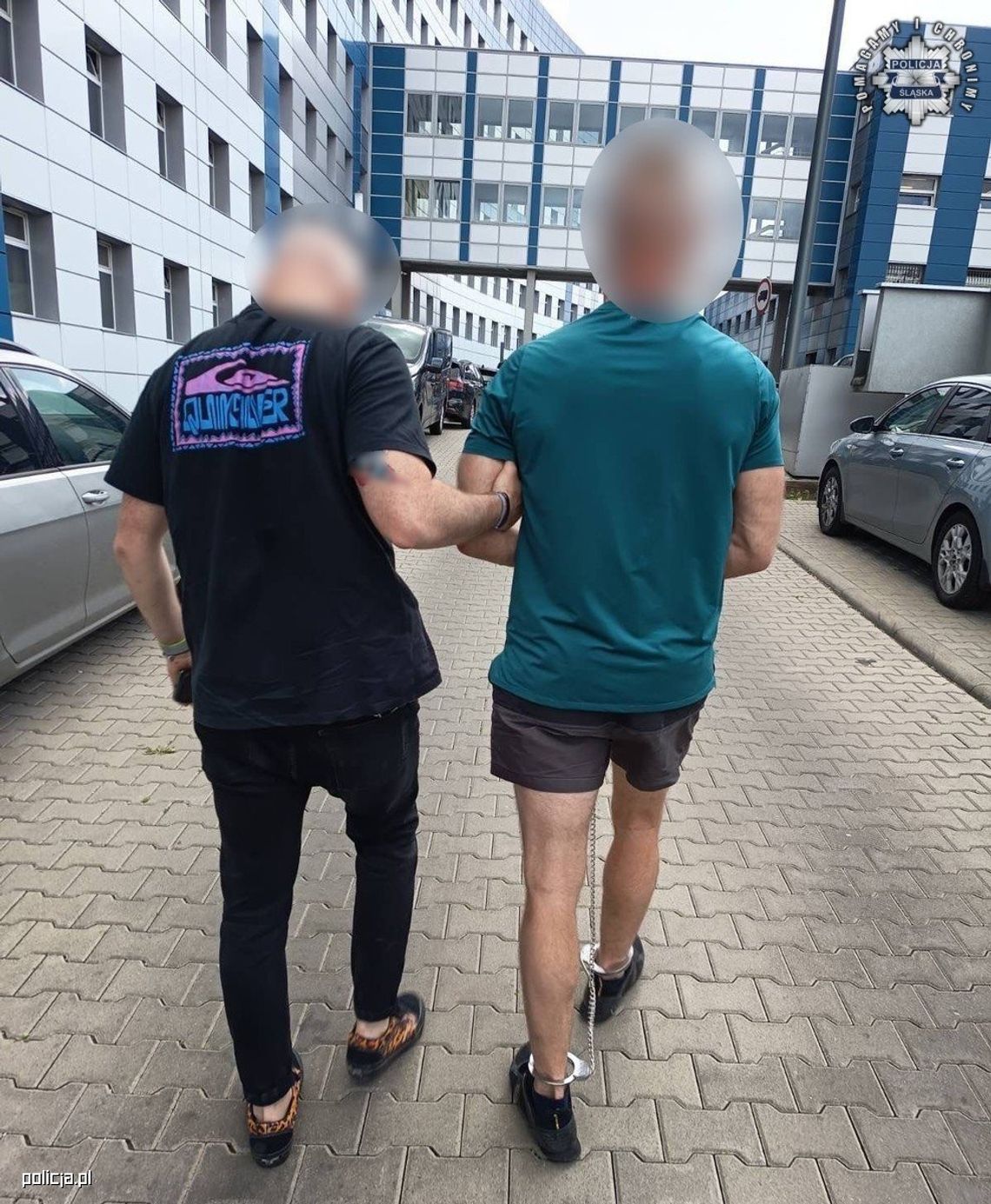 Brutalnie pobił nieznajomą kobietę przed lokalem. Policyjni "łowcy głów" zatrzymali mężczyznę Brutalnie pobił nieznajomą kobietę przed lokalem. Policyjni "łowcy głów" zatrzymali mężczyznę