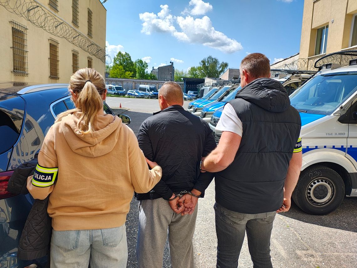 Brutalnie pobił mężczyznę i groził mu, że załatwi go jeszcze bardziej, a potem zabrał telewizor