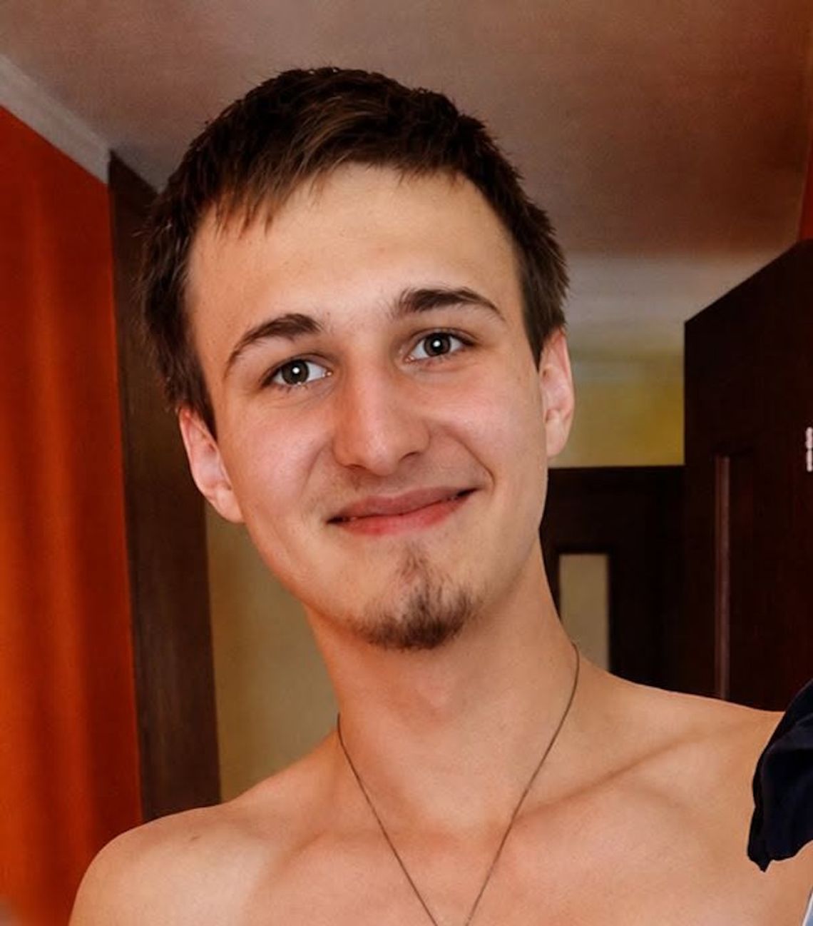 Brutalny atak na 19-latkę. Trwają szeroko zakrojone poszukiwania podejrzanego Brutalny atak na 19-latkę. Trwają szeroko zakrojone poszukiwania podejrzanego