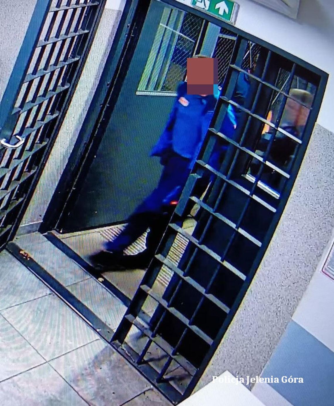 Brutalny atak nożownika w ogródku piwnym. Bez powodu zaatakował nieznanego mężczyznę