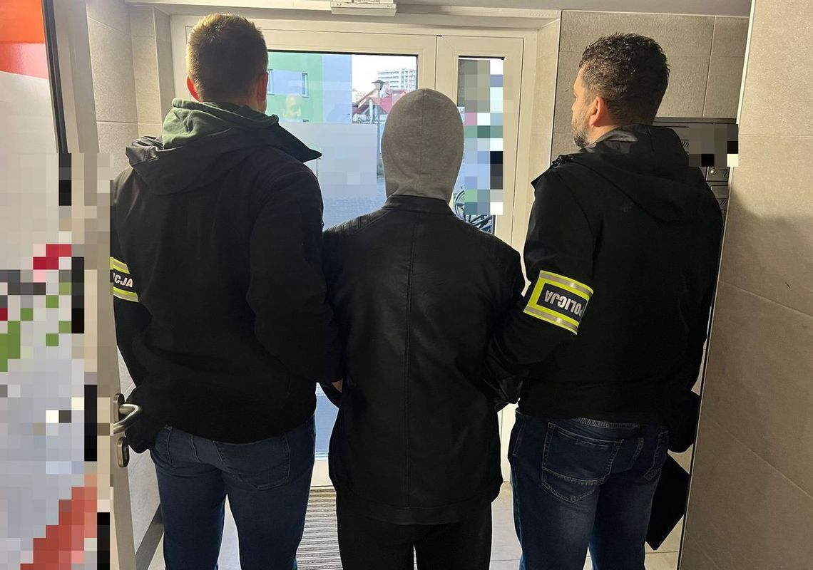 Brutalny atak przed klubem. 16-latek w masce gazowej zranił mężczyznę nożem w twarz Brutalny atak przed klubem. 16-latek w masce gazowej zranił mężczyznę nożem w twarz