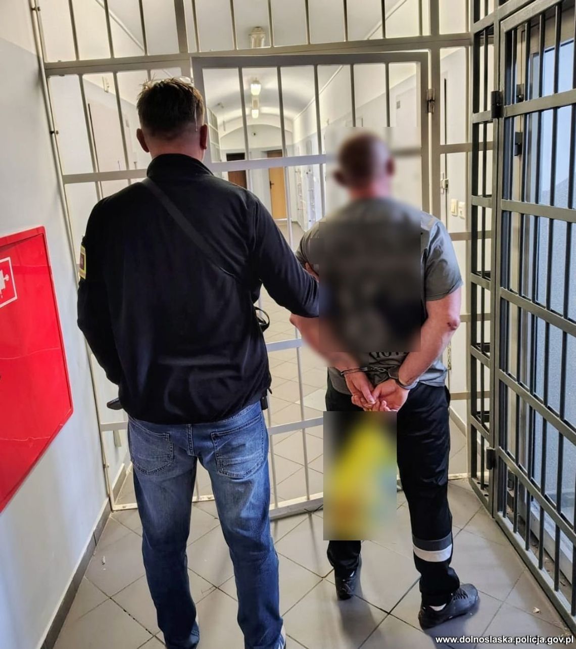 Brutalny atak w mieszkaniu. 34-latek z zarzutem usiłowania zabójstwa