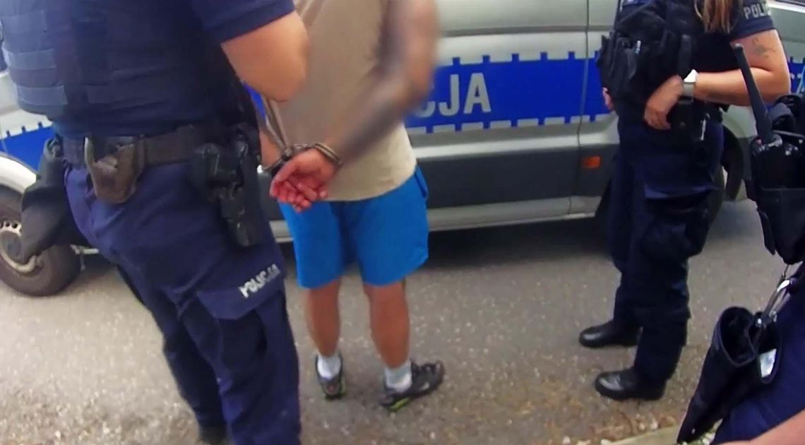 Brutalny napad na 76-latkę. Przewrócił seniorkę poruszającą się o chodziku i zerwał z niej biżuterię Brutalny napad na 76-latkę. Przewrócił seniorkę poruszającą się o chodziku i zerwał z niej biżuterię