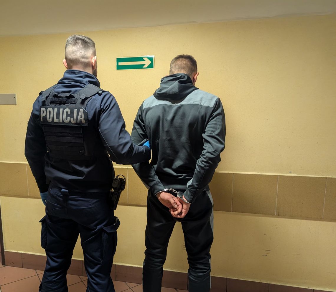 Brutalny rozbój na dworcu kolejowym. Pobili mężczyznę, a jego pieniądze przegrali na automatach