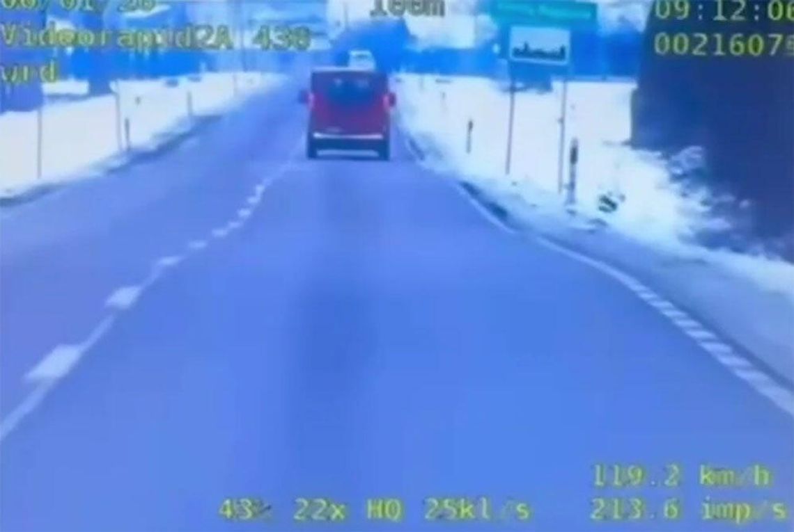 Busiarz pożegnał się z prawkiem za prędkość w terenie zabudowanym. Pędził 119 na godzinę Busiarz pożegnał się z prawkiem za prędkość w terenie zabudowanym. Pędził 119 na godzinę