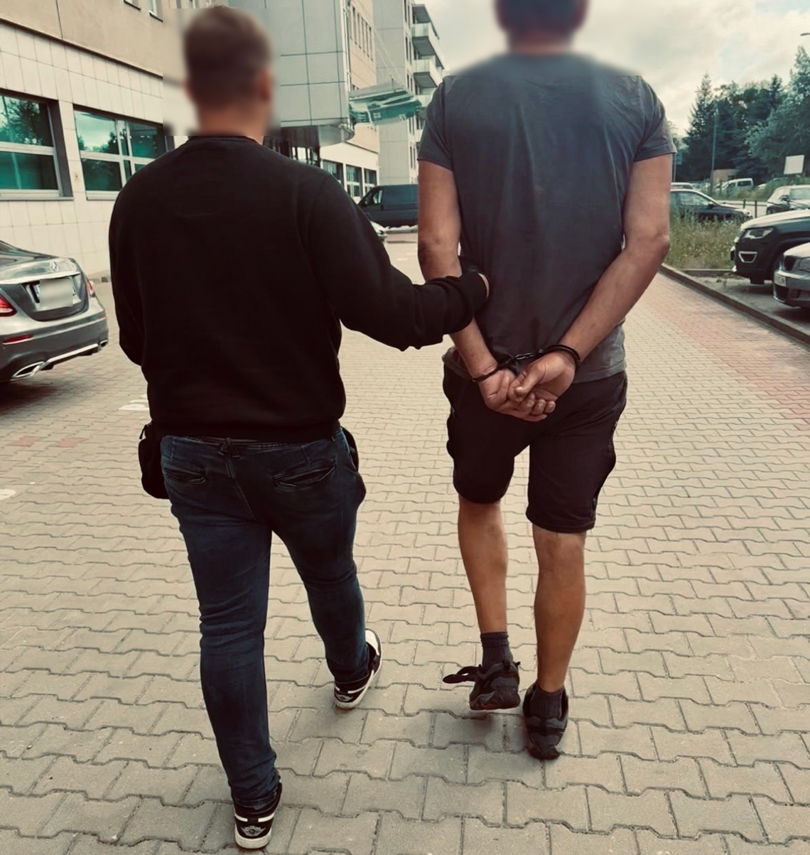 Był przekonany, że najwyżej grozi mu kolejny zakaz. Wyrok zapadł już kolejnego dnia. Kierowca Mercedesa idzie do więzienia