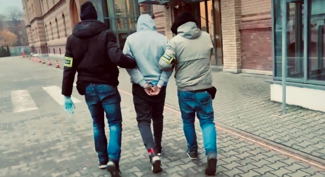 Były hydraulik paraliżował osiedle. Notorycznie odcinał ludzi od dostępu do ogrzewania Były hydraulik paraliżował osiedle. Notorycznie odcinał ludzi od dostępu do ogrzewania