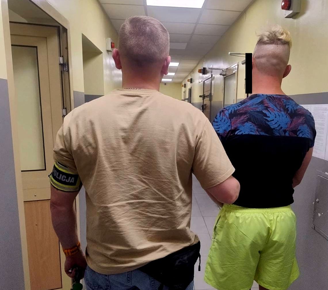 Były pracownik włamał się do firmy przez okno i ukradł pieniądze. Pogrążyły go zeznania koleżanek