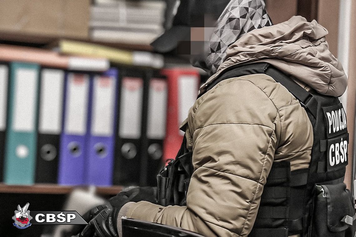 CBŚP rozbija mafię VAT - 175 milionów w fikcyjnych fakturach, 140 osób z zarzutami