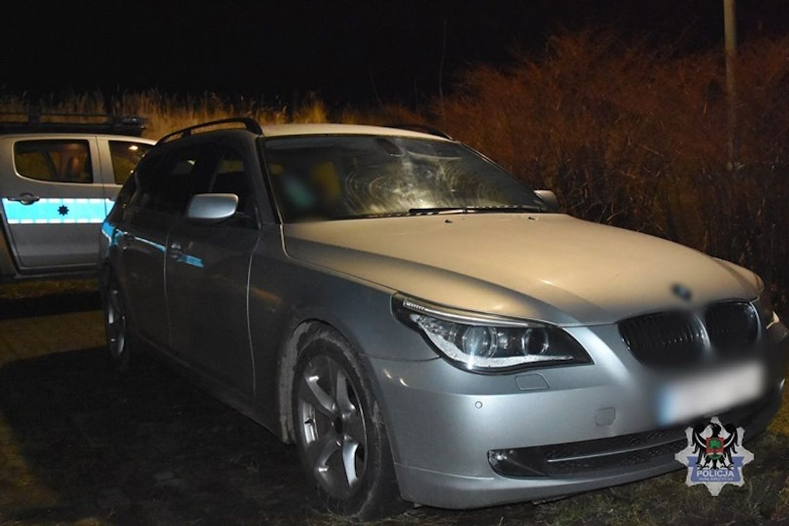 Chciał być romantyczny, może skończyć w więzieniu. Ukradł auto i dał w prezencie swojej dziewczynie