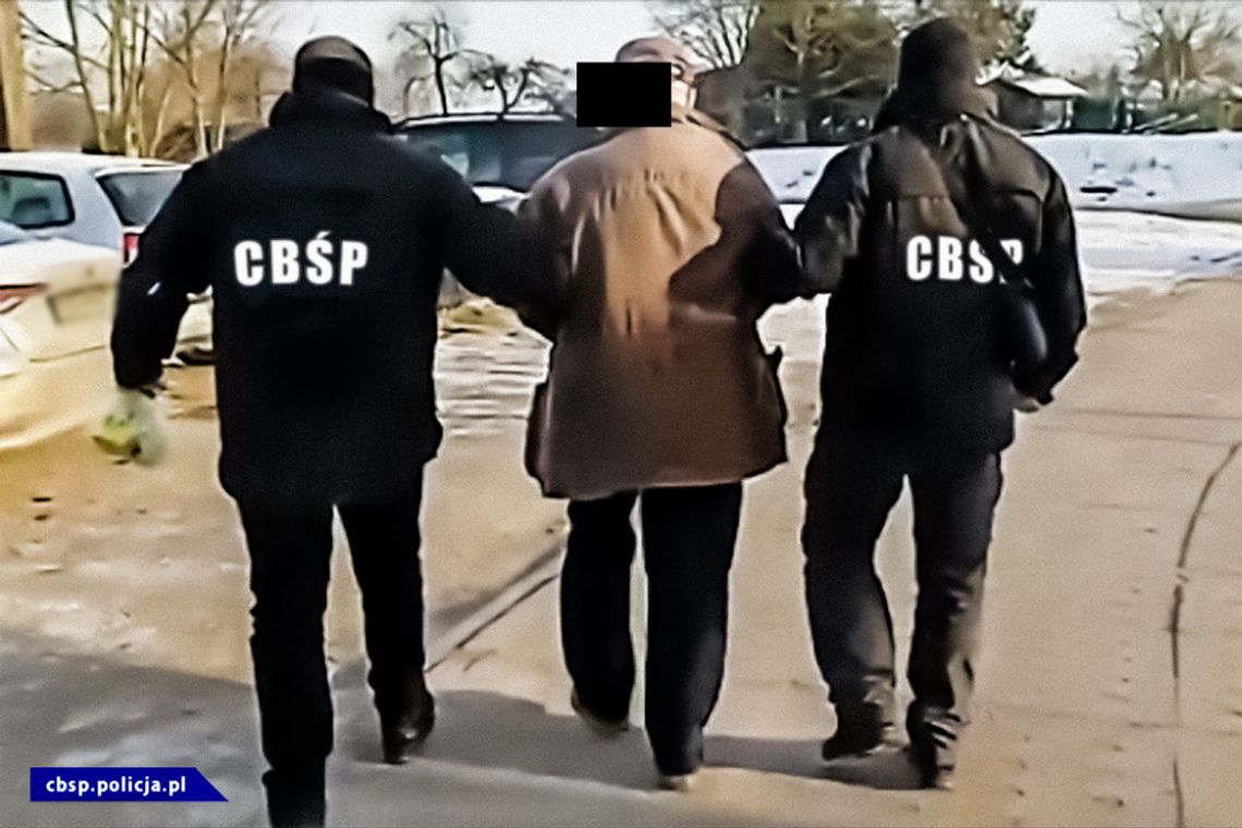 Chciał kupić broń i zastrzelić policjanta. Agenci CBŚP zatrzymali Jana N.