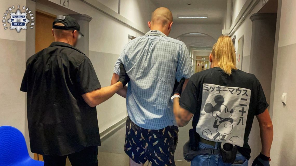 Chciał pomóc bitemu mężczyźnie, sam został zaatakowany - sprawcy zabrali mu torbę z 80 tysiącami