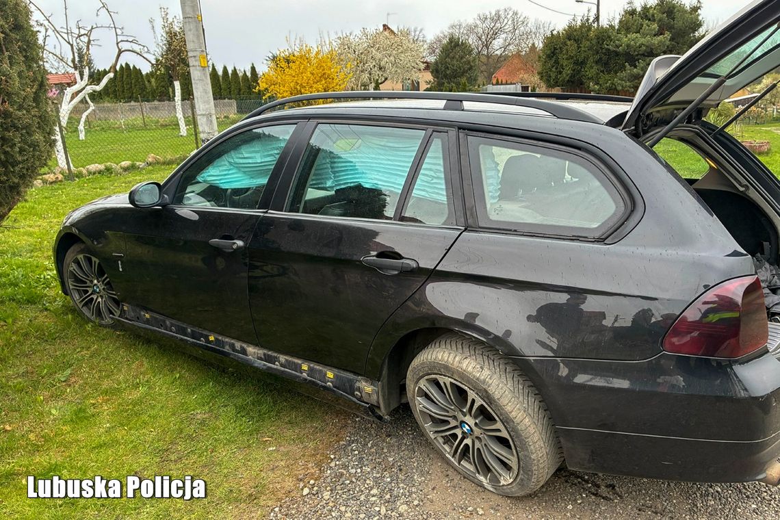 Chciał zaimponować kolegom driftem, ale wszystko poszło nie tak. Urwane koło, wysoki mandat i punkty