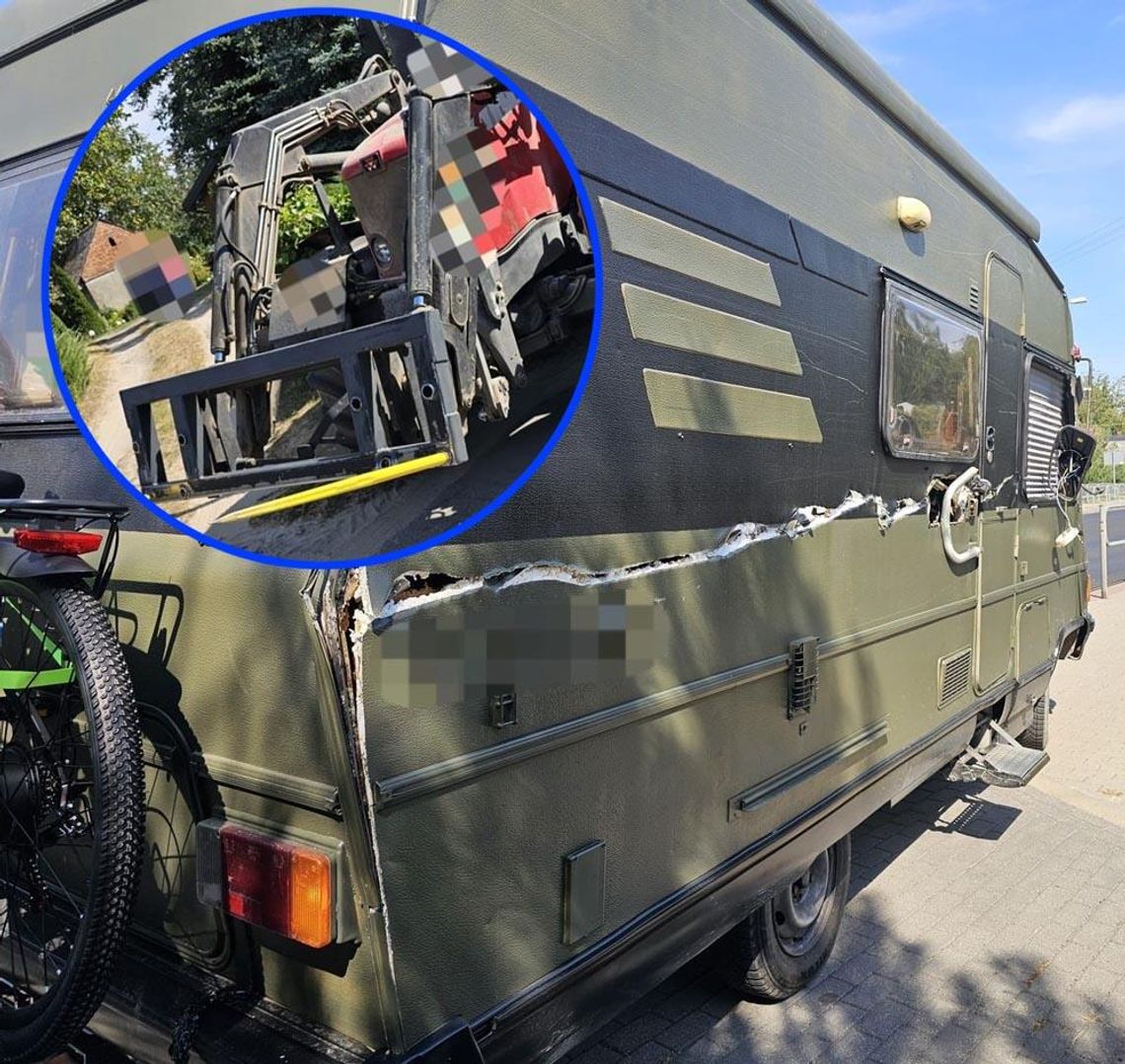 Ciągnik z widłami rozpruł kampera. Rolnik próbował włączyć się do ruchu