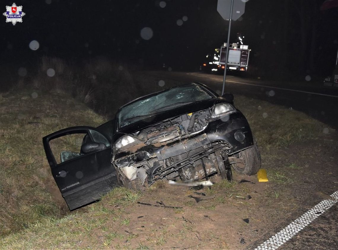 Ciężarna 31-latka po pijaku wjechała do rowu. Z miejsca wypadku zabrali ją prosto na porodówkę