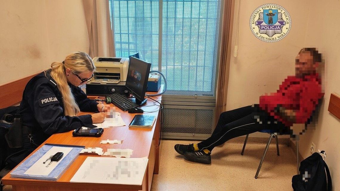 Ciężarówka jechała całą szerokością drogi ekspresowej. 39-letni kierowca miał prawie 2,5 promila