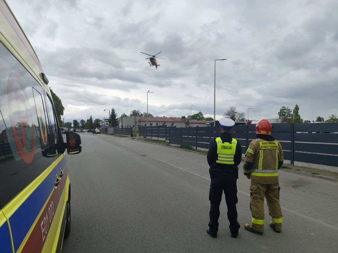 Ciężarówka potrąciła matkę z dzieckiem. Oboje w ciężkim stanie trafili do szpitala Ciężarówka potrąciła matkę z dzieckiem. Oboje w ciężkim stanie trafili do szpitala
