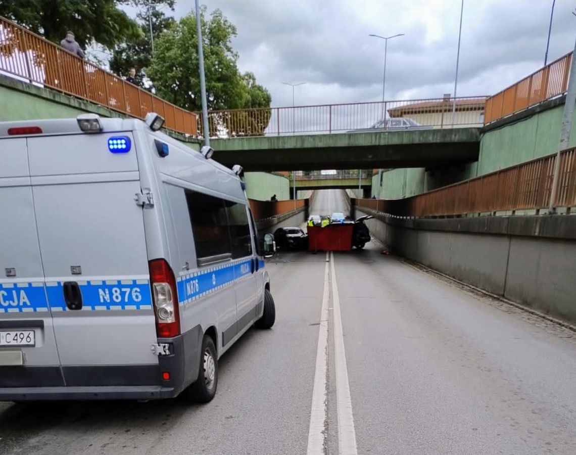 Czołowe zderzenie mercedesa i toyoty w Lęborku. Sprawca zginął na miejscu