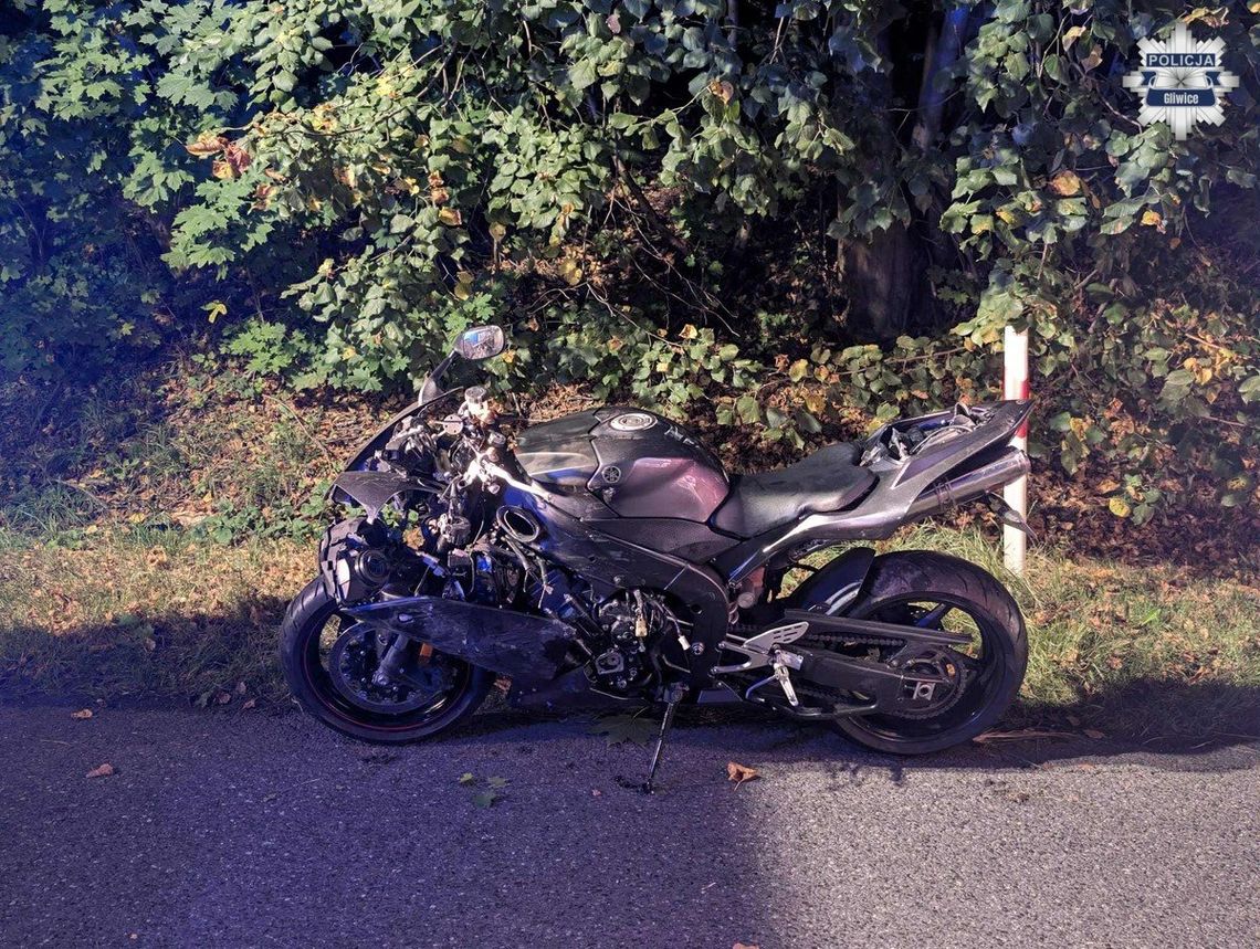 Czołowe zderzenie motocykla i osobówki. Kierujący yamahą zginął na miejscu